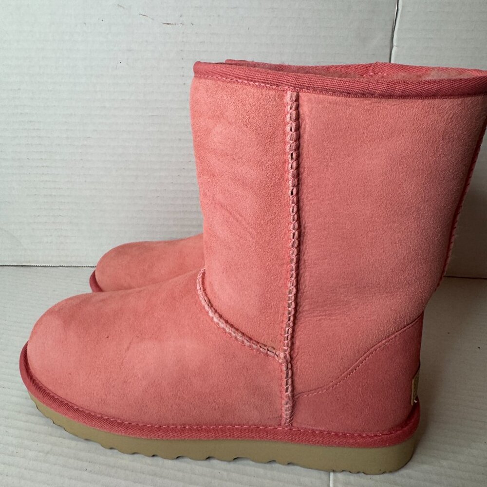 UGG CLASSIC SHORT BOOT